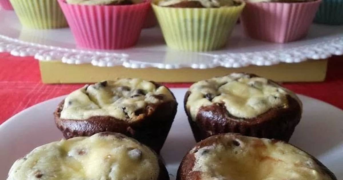 AMIEs Cream Cheese Filled Chocolate Cupcake Recipe by Armilie Cookpad