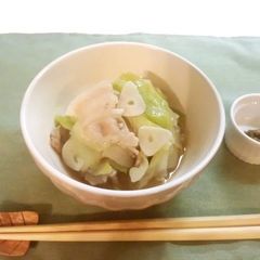 Motsu-nabe Offal Hot Pot-style Stewed Cabbage and Pork Belly A picture of Motsu-nabe Offal Hot Pot-style Stewed Cabbage and Pork Belly.