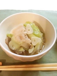 A picture of Motsu-nabe Offal Hot Pot-style Stewed Cabbage and Pork Belly.