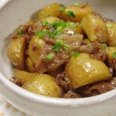 A picture of Garlic Flavoured Fried Meat & Potatoes.