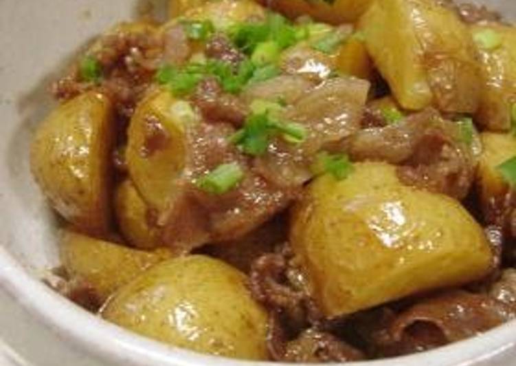 Recipe of Perfect Garlic Flavoured Fried Meat &amp; Potatoes