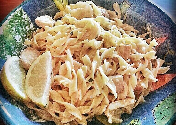 Garlic Shrimp And Chicken Pasta