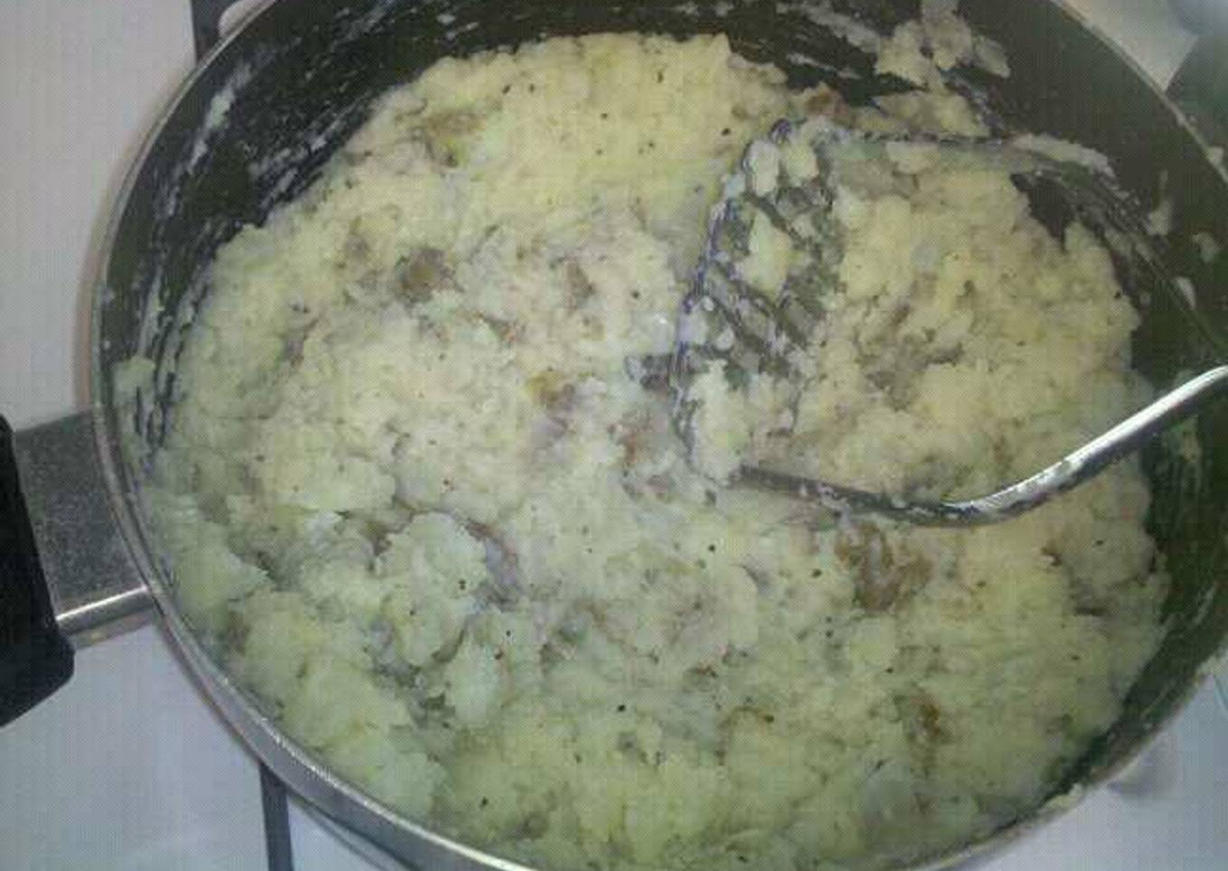Miles of easy Garlic mashed potatoes