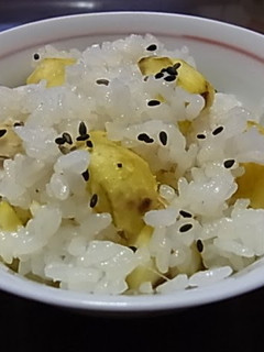 A picture of Chestnut Rice (With Glutinous Mochi Rice).