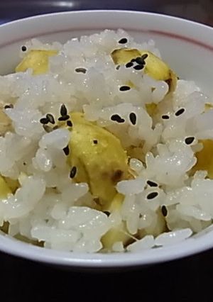 A picture of Chestnut Rice (With Glutinous Mochi Rice).
