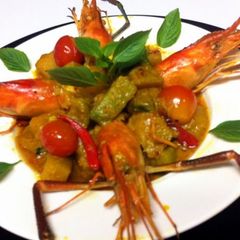 A picture of Pumpkin Curry With Prawns.