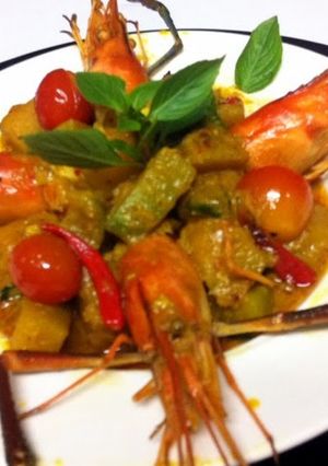 A picture of Pumpkin Curry With Prawns.