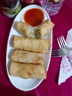 स्प्रिंग रोल (सूजी शीट) (Spring roll /suji sheet recipe in Hindi) रेसिपी मुख्य फोटो