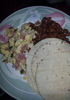 A picture of Ham and eggs.
