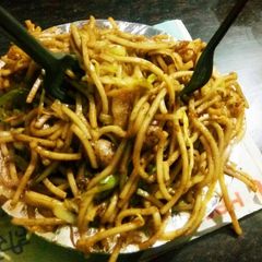 A picture of Veg chowmein.