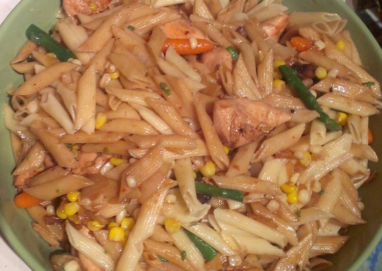 chicken terriyaki pasta with veggies