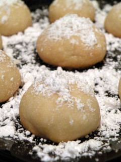 A picture of Snowball Cookies.