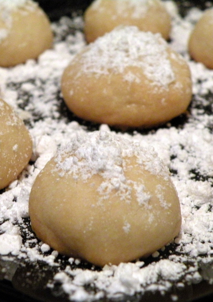 A picture of Snowball Cookies.