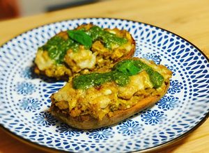 Foto principal de Boniato relleno de pollo al pesto🌱🍠