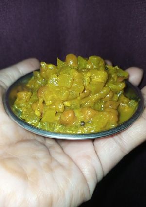 लौकी चना की ग्रेवी वाली सब्जी (Lauki chana ki gravy wali sabzi recipe in hindi) रेसिपी मुख्य फोटो