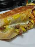 Sánduche🥯de pollo🍗y jamón🥓hawaiano🍍con queso🧀🥯🥪..