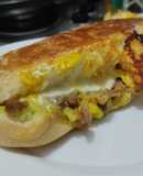 Sánduche🥯de pollo🍗y jamón🥓hawaiano🍍con queso🧀🥯🥪..
