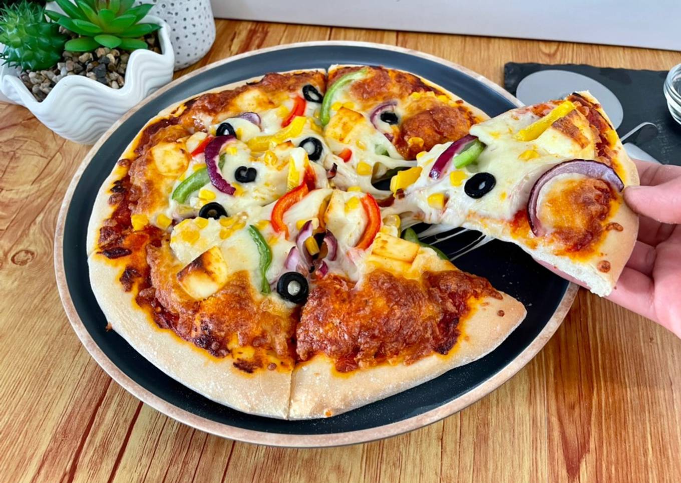 Cheesy Veg Pizza