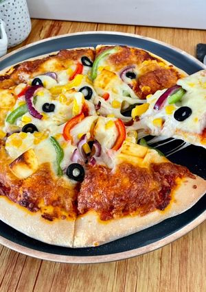 A picture of Cheesy Veg Pizza.
