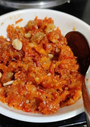 गाजर का हलवा (Gajar ka Halwa recipe in hindi) रेसिपी मुख्य फोटो