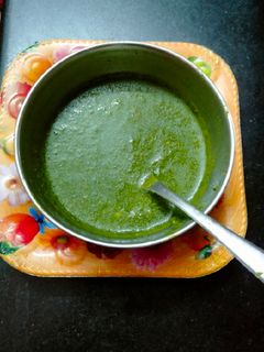 लहसुन और हरे धनिए की चटनी(lahsun aur hare dhaniya ki chutney recipe in hindi) रेसिपी मुख्य फोटो