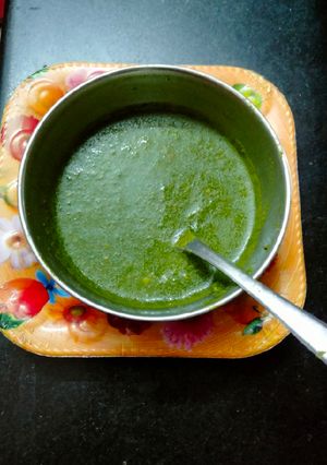 लहसुन और हरे धनिए की चटनी(lahsun aur hare dhaniya ki chutney recipe in hindi) रेसिपी मुख्य फोटो