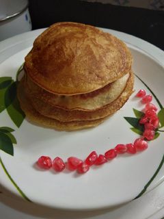 બનાના પેન કેક(Banana pan cake Recipe in Gujarati) રેસીપી મુખ્ય ફોટો