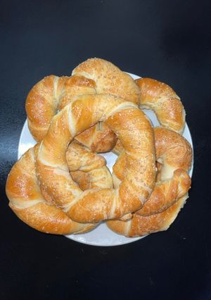 Sajtos szezámmagos karika recept fotója
