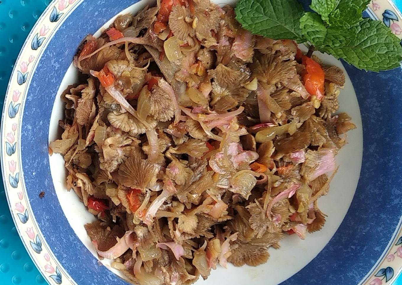 Tumis Pedas Jamur Gerigit plus Honje