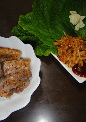 A picture of Korean BBQ Samgyeopsal.