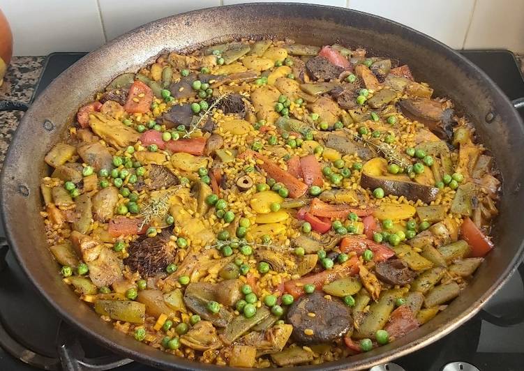 Paella con rovellones y heura