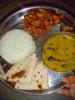कठियावाड़ी दाल रेसिपी मुख्य फोटो