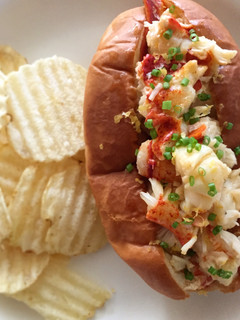 A picture of Warm Lobster Roll.