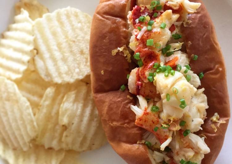 Simple Way to Prepare Perfect Warm Lobster Roll