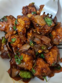 ড্রাই চিলি চিকেন (Dry chilly chicken recipe in bengali) রেসিপির প্রধান ছবি