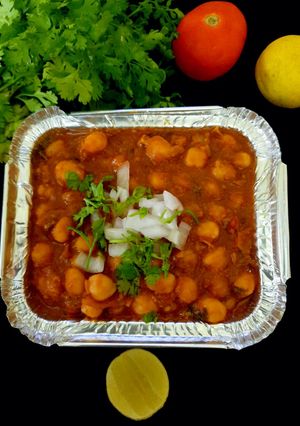 A picture of Iron rich roadside chana masala.