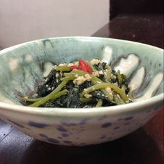A picture of Mushini Sweet Potato Greens with Miso Tofu.