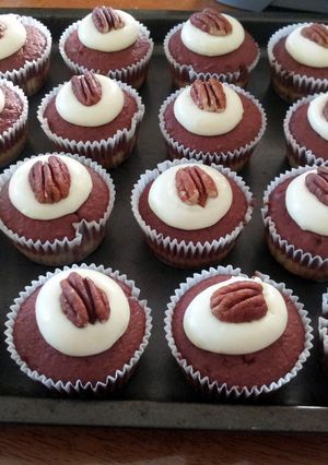 A picture of Wilton's Red velvet cheese cake cupcakes.
