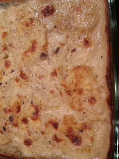 A picture of Italian Scalloped Potatos.