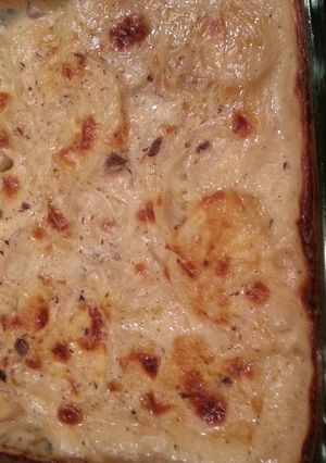 A picture of Italian Scalloped Potatos.