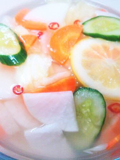 A picture of Radish and Pear Mul (Water) Kimchi.