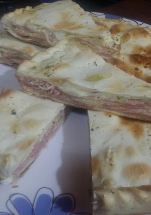 Una foto de Tarta rápida y simple de jamón y queso