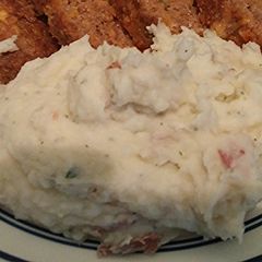 A picture of Garlic Mashed Potatoes.