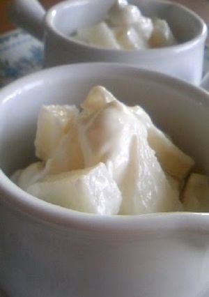 A picture of Sweet Cream Cheese Yogurt with Fruit.