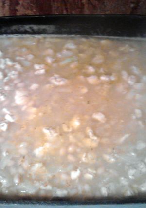 A picture of white chili.