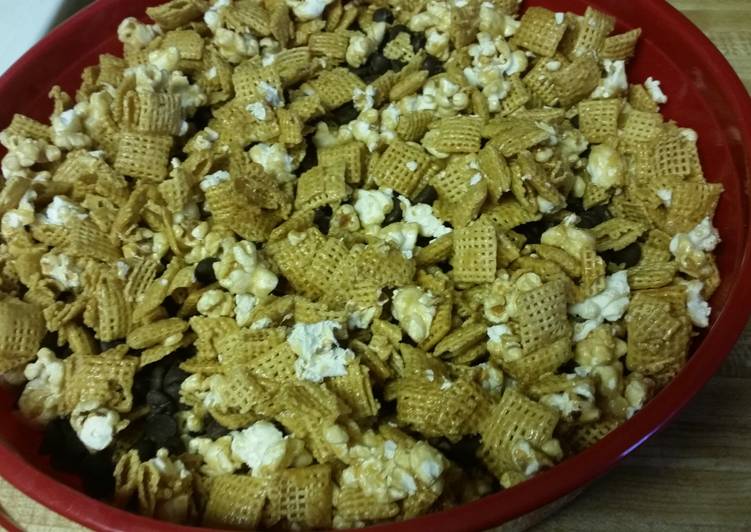 Easiest Way to Make Speedy &#34;More Please&#34; Popcorn Mix