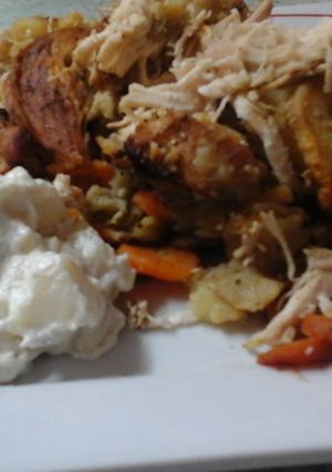 A picture of My Lemony Garlic Roast Chicken and Veg 👍.