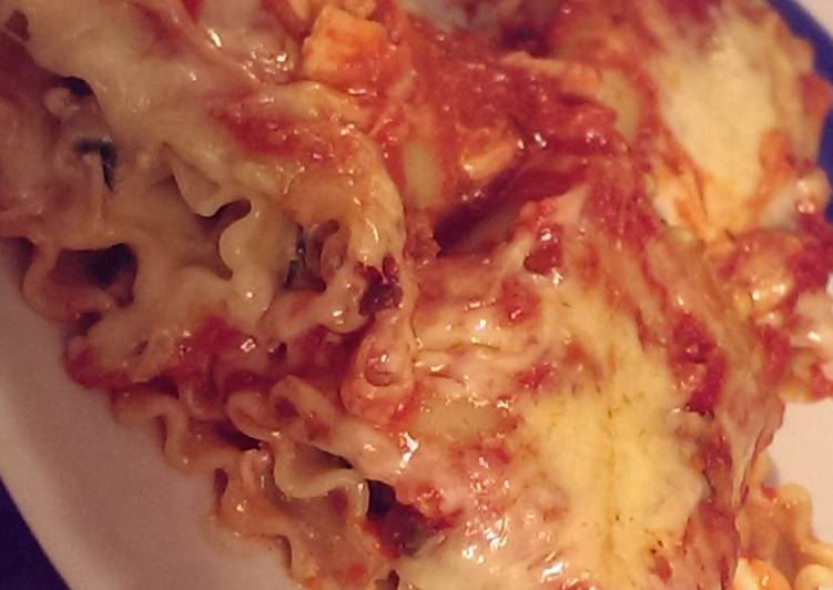 Recipe of Homemade Cheesy Spinach and Turkey Lasagna Rolls