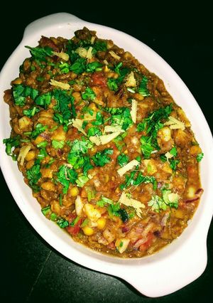 A picture of Gughni Chaat.