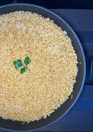 Una foto de Arroz con soja para guarnición